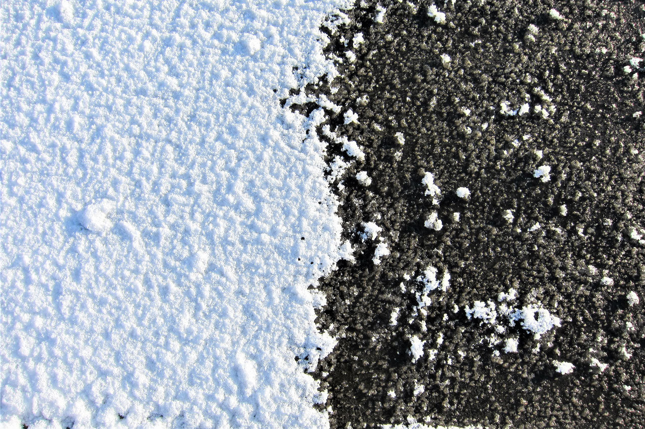 融雪剤『雪解け一番手』液状タイプ　米国航空宇宙材料規格AMS1431D適合の高品質融雪剤　使用時の融雪状況３枚目