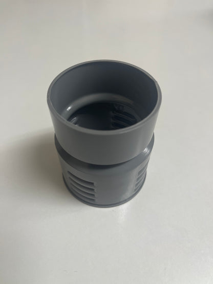 当社製エースドレン：高密度ポリエチレン製の暗渠排水管用の塩ビ製変換ソケット（DVソケット）。塩ビ継手とコルゲート管の接続に使用。Φ50,Φ60,Φ75,Φ100の各種